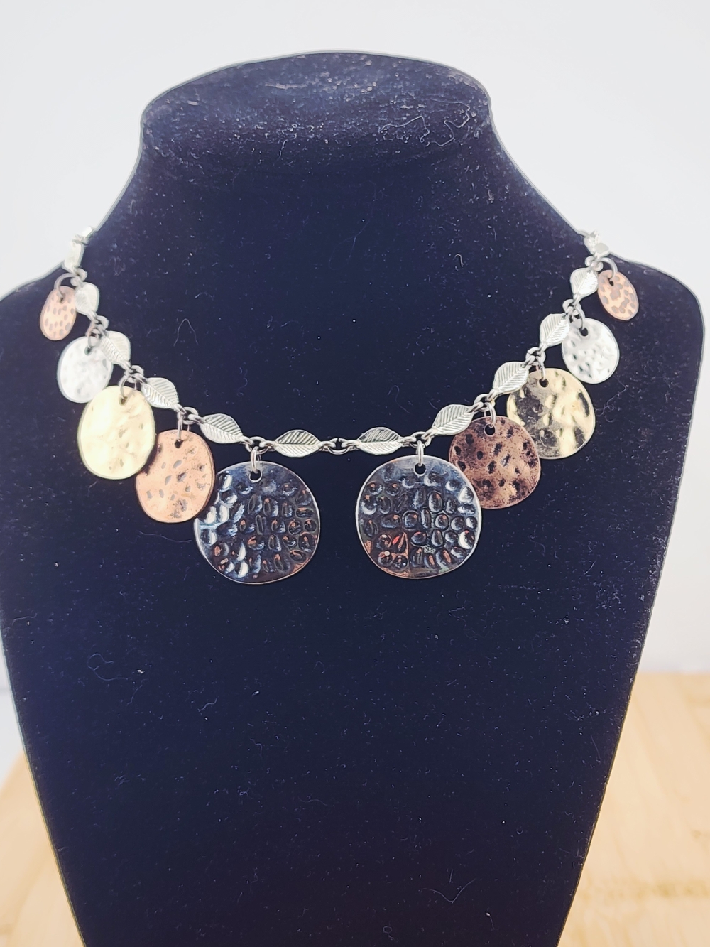 23in Adjustable Multitone Hammered Disc Necklace - Women's Jewelry 0551